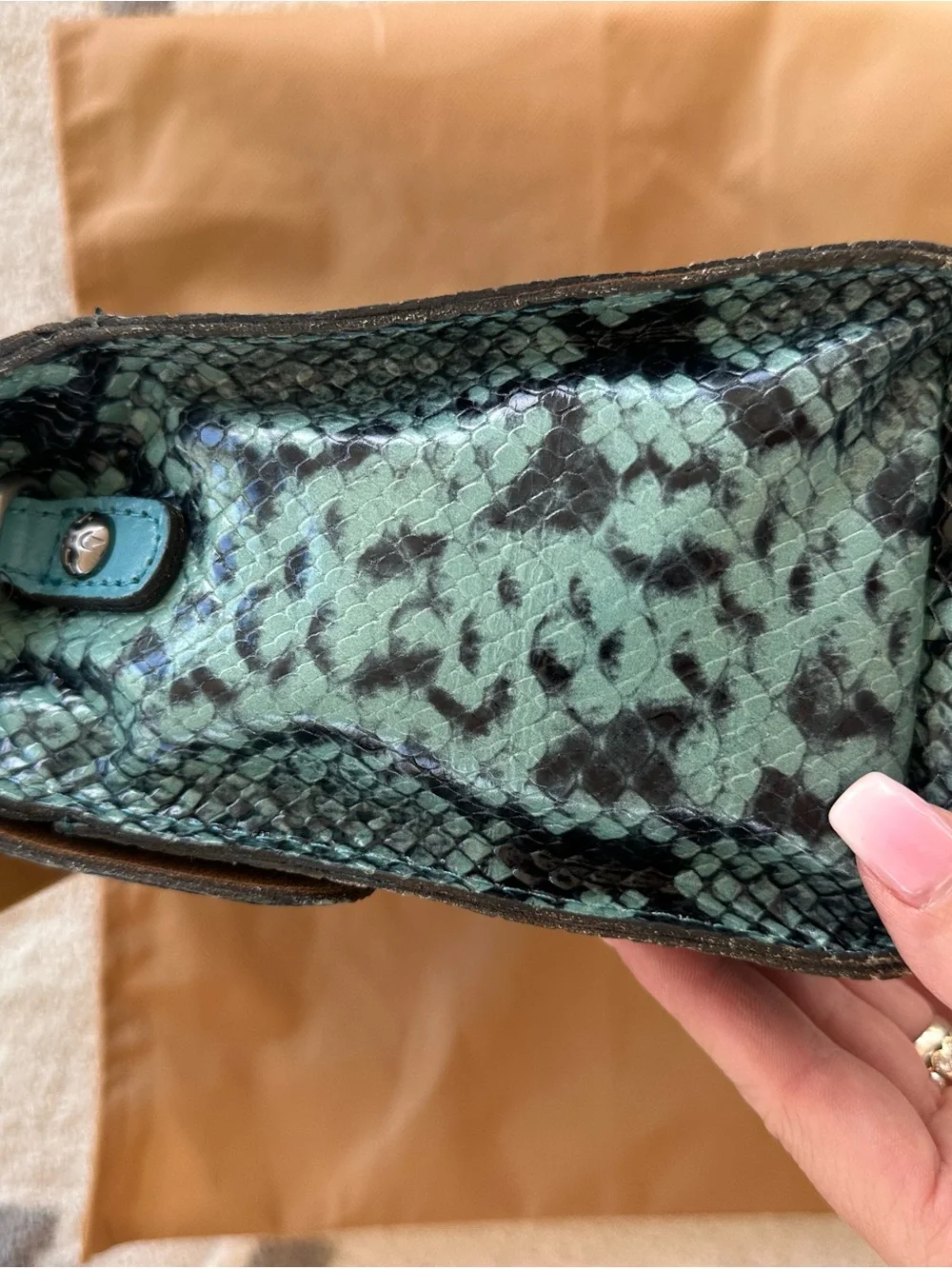 Patricia Nash signature lock bold